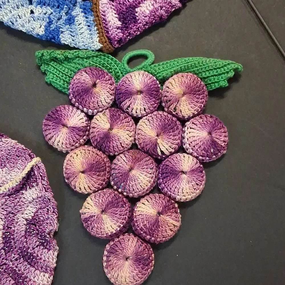 Purple Grape‎ Cluster Hand Crocheted Bottle Cap Hot Pad/ Coasters/potholder Set